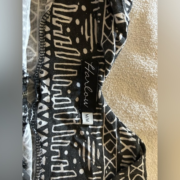 Black and White Patterned Women's Top - Picture 3 of 4